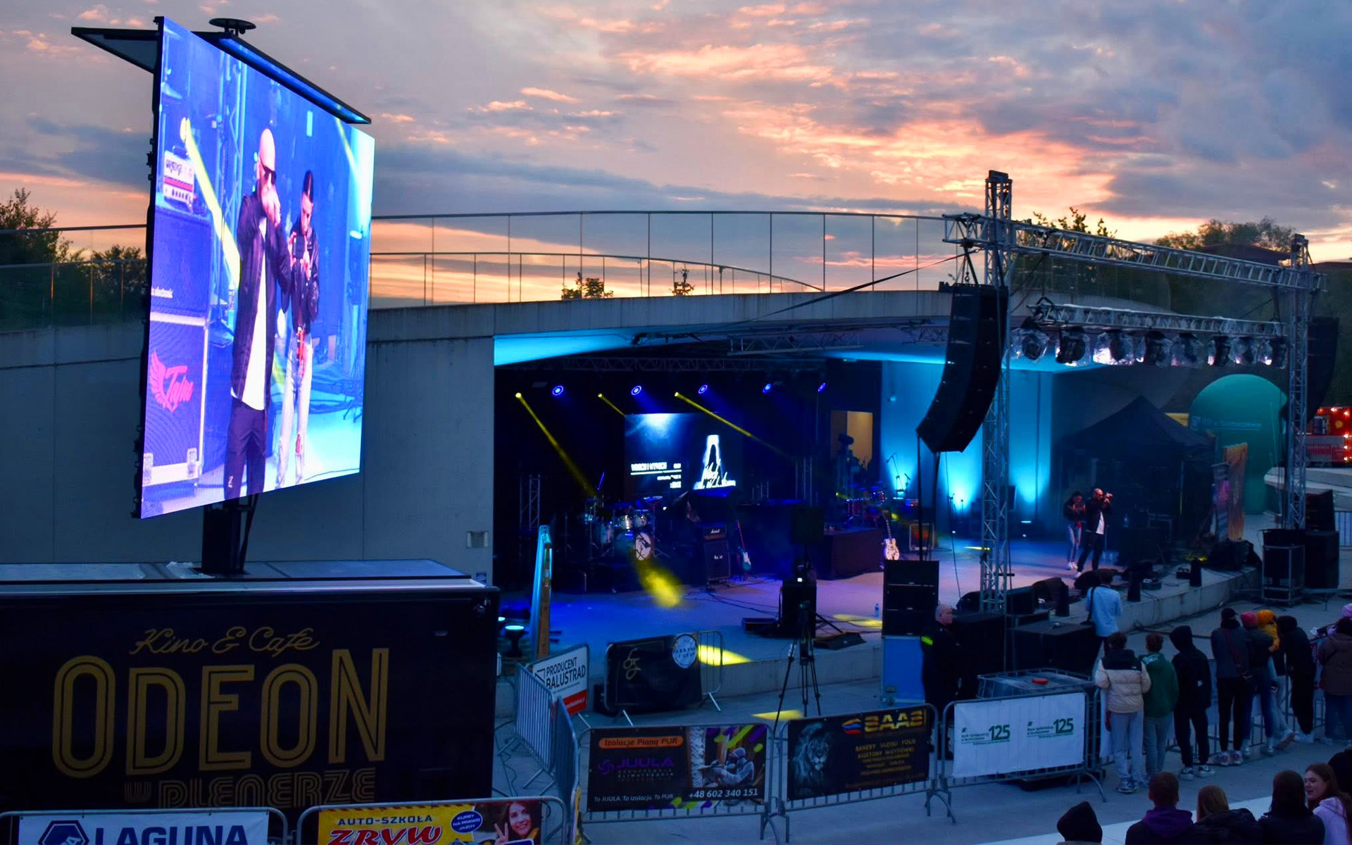 zorganizuj-z-nami-kino-samochodowe-1